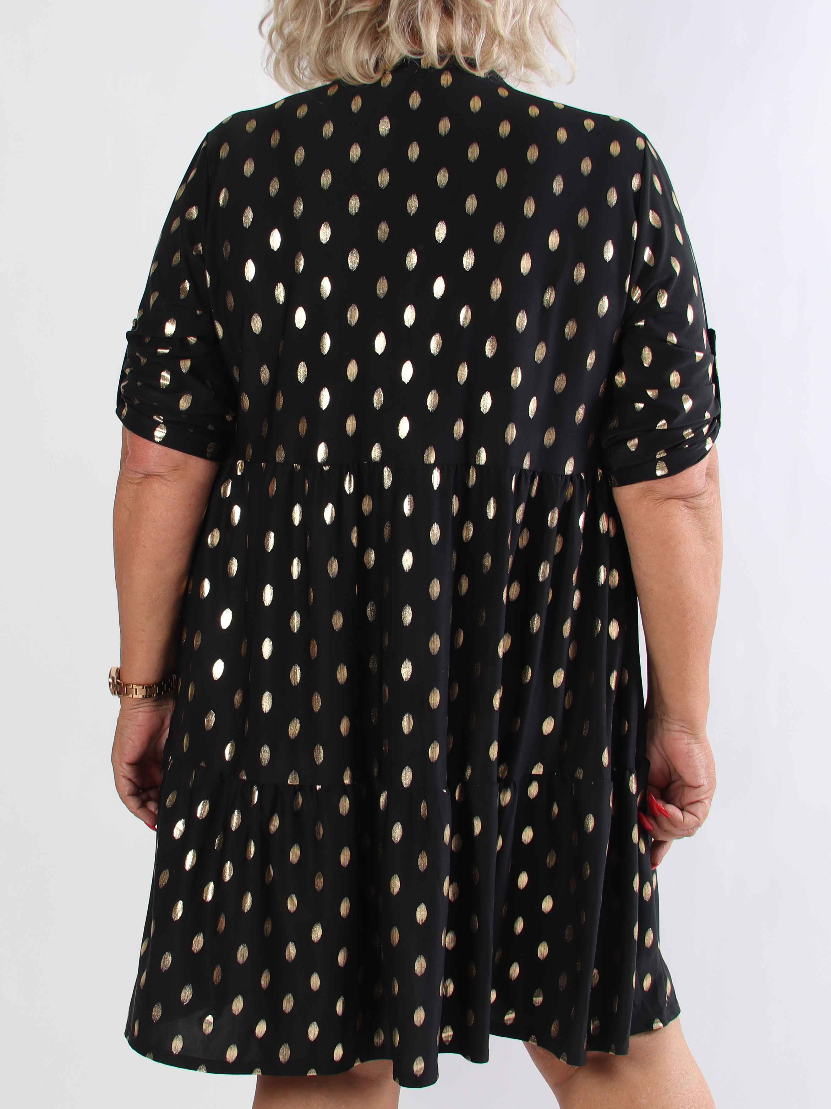 Milano Gold Midi - Plus size kjole med guld dutter og lag på lag look